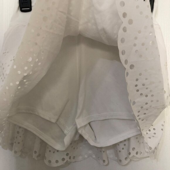 Offline By Aerie White Eyelet Tiered Skirt With Built-In Shorts Size Medium NWOT - Picture 5 of 6